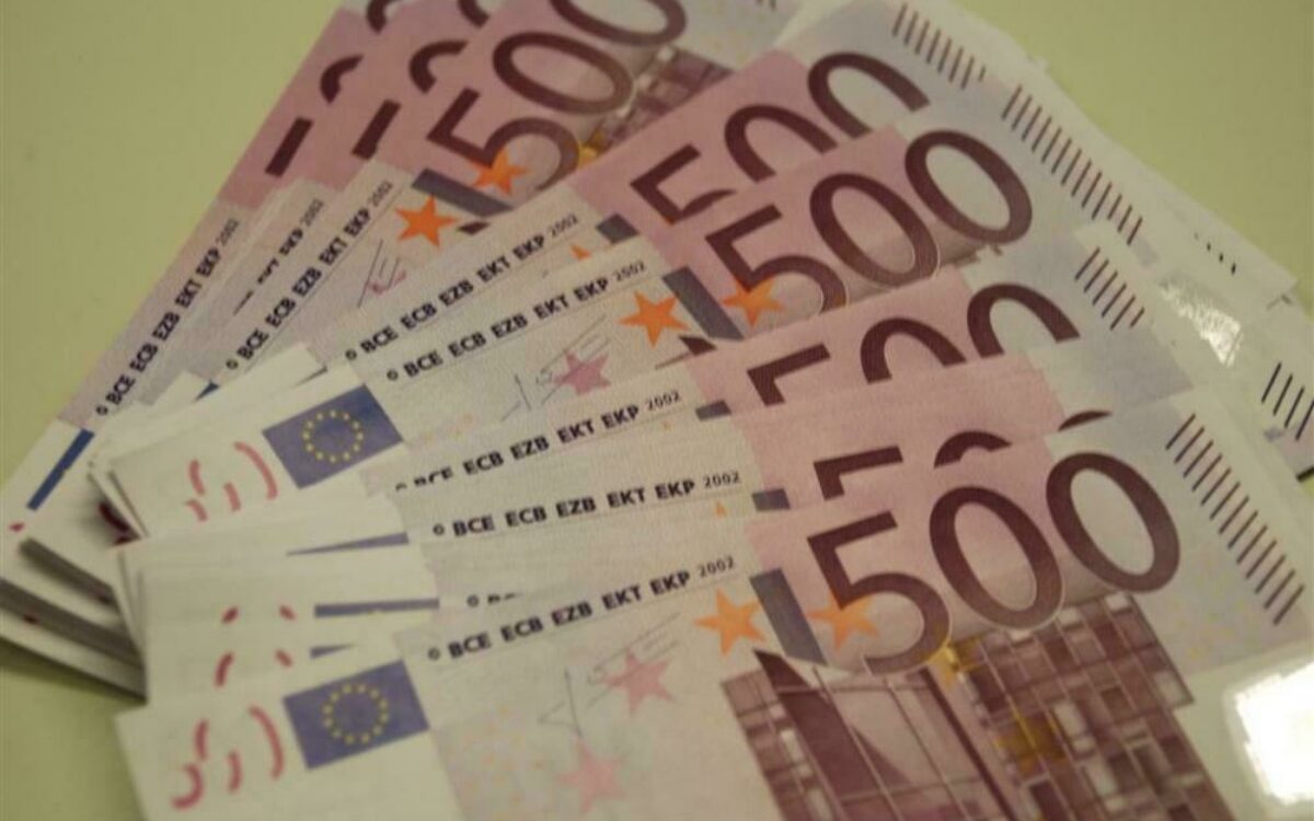 1613997243geld 500 euro scheine 1 foto fh 1613997243geld 500 euro scheine 1 foto fh
